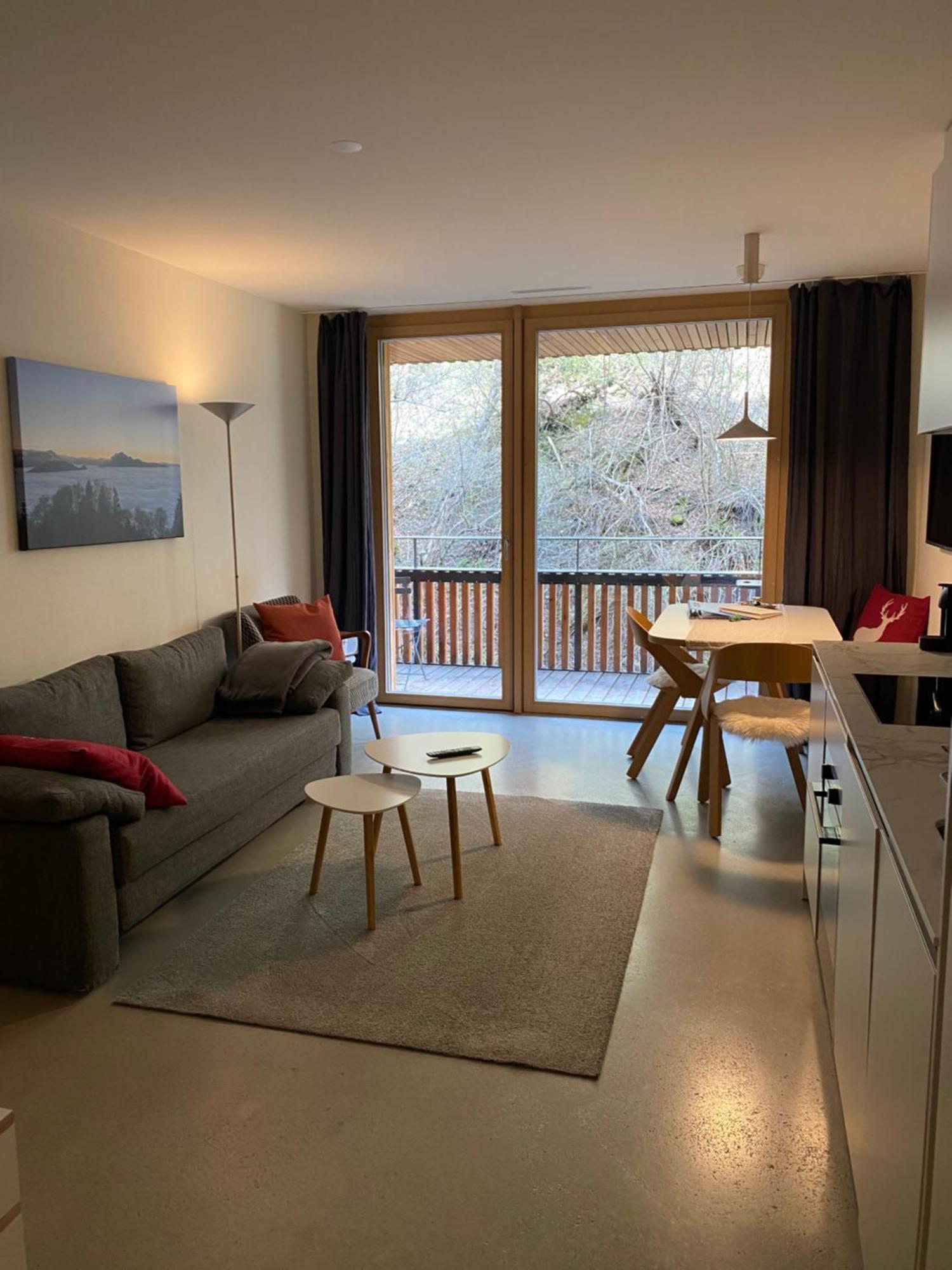 Stilvolle Ferienwohnung Direkt An Der Skipiste Flims Bagian luar foto